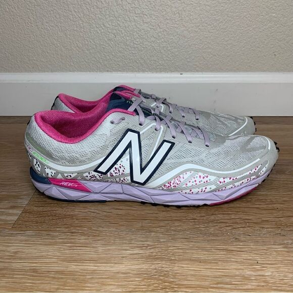 New Balance WRC1600S Gray Pink Women’s Running Shoes - Picture 2 of 11